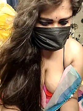 Trending-Desigirls online show from July 4, 3:52 pm