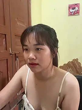 Lili 019 online show from May 18, 7:03 am