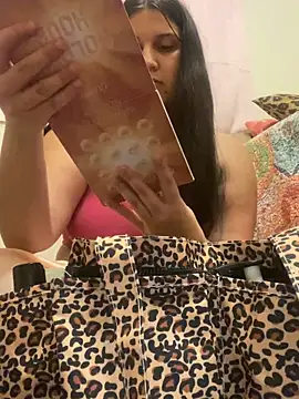 allyroseeee online show from May 21, 7:39 am