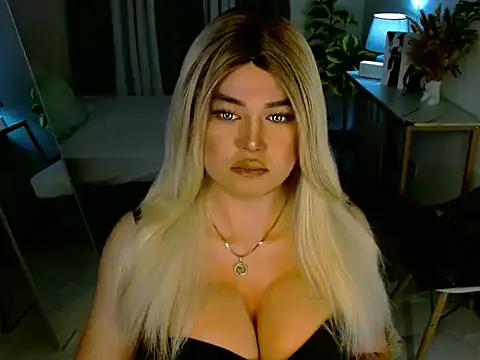 SUCKABLE 21 online show from June 21, 5:00 am