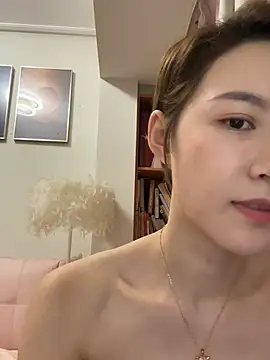 A-happyy online show from May 12, 2:13 pm