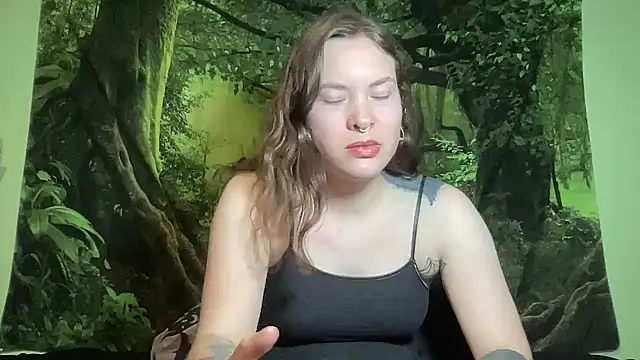 mo0ngoddess online show from July 8, 7:32 am