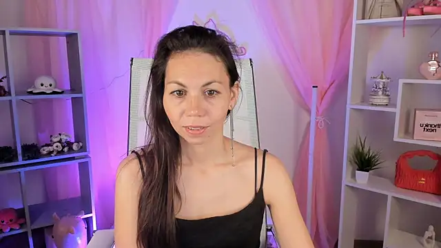 TrasyMorris online show from May 18, 4:07 am