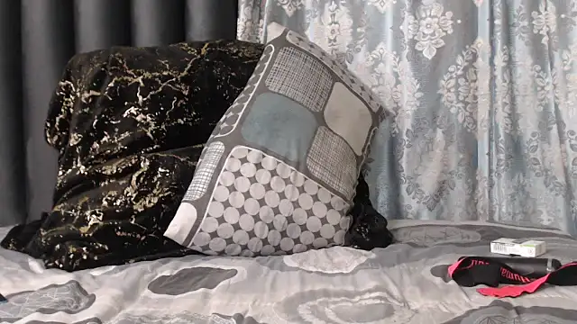 Zuri33 online show from June 10, 5:50 am