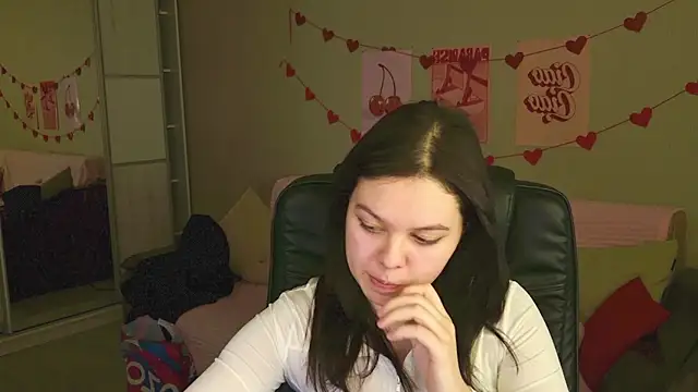 DelarySong online show from May 17, 8:52 pm