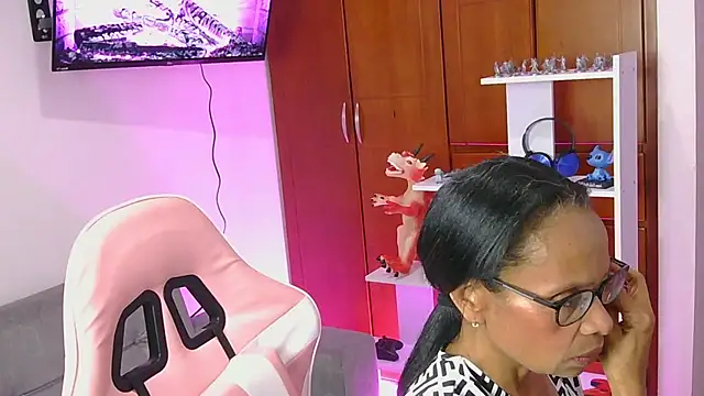 Africa sexy online show from June 3, 1:50 am