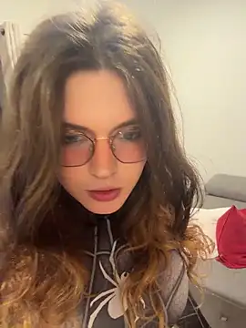 cutypiefull online show from June 7, 2:40 am