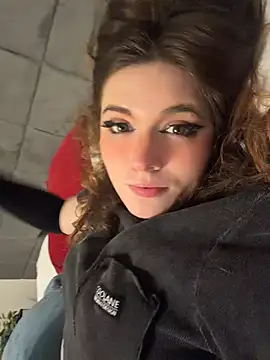cutypiefull online show from June 11, 3:03 am
