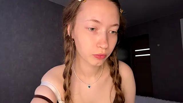 Emily Mur  online show from June 23, 5:05 am