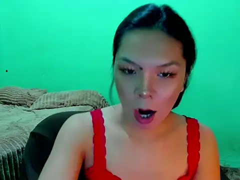 mamacitttaa online show from May 18, 1:39 pm