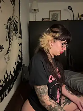 luna exot online show from May 13, 4:40 am