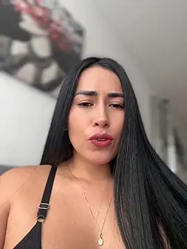 areviklusine1 online show from April 23, 12:23 pm