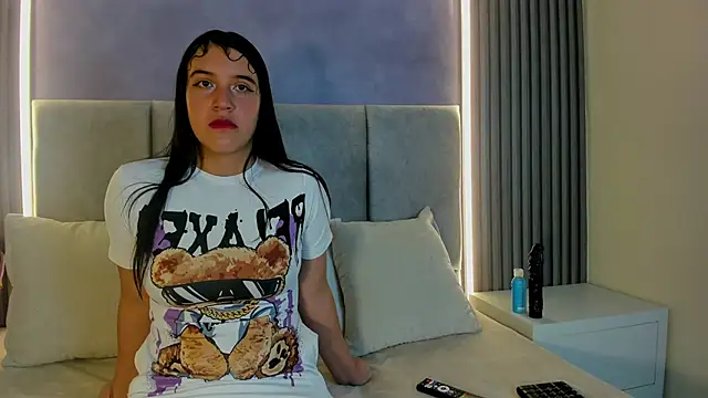 Abigail Aura online show from May 25, 1:10 pm