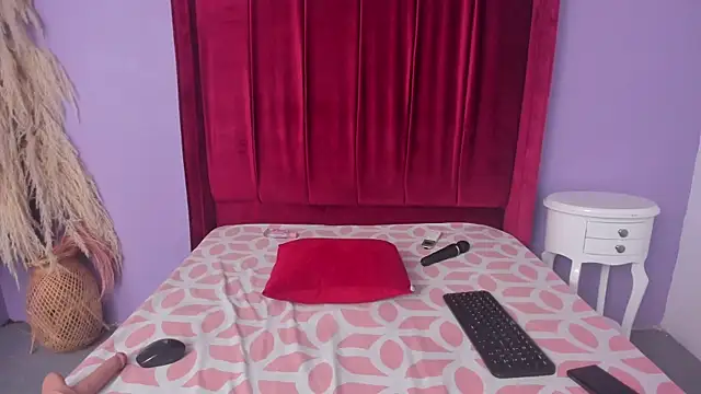 Lulu Kissx online show from June 23, 1:31 pm