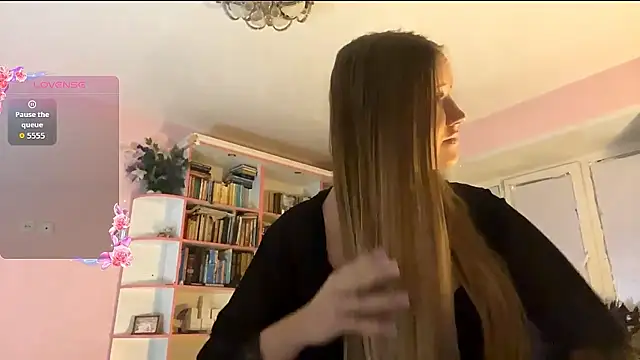 Lisi Kiss  online show from August 2, 5:27 pm