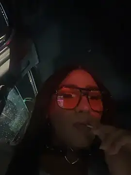 Sassysinqueen online show from June 7, 1:01 am