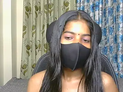 hoty-pihu online show from May 20, 4:20 am