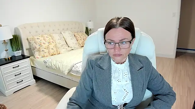 Snapshot of Vika73 chatting on September 24, 11:42 am Vika73 online show from September 24, 11:42 am