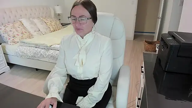 Snapshot of Vika73 chatting on September 9, 1:44 pm Vika73 online show from September 9, 1:44 pm