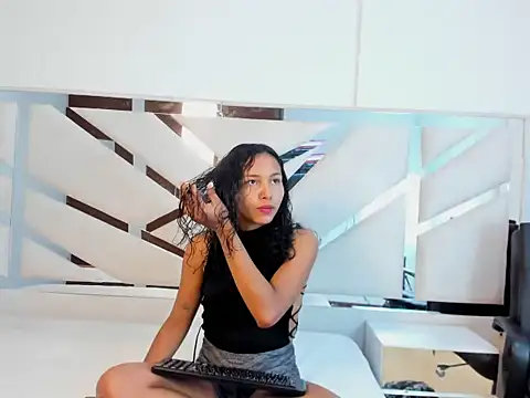 OnlySofiaX online show from May 18, 1:28 pm