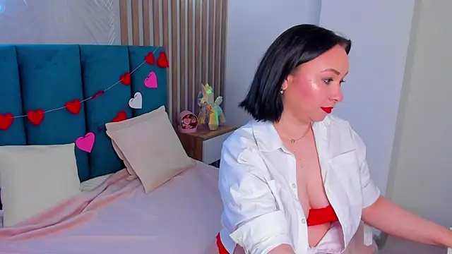 Iron Ladyy online show from May 23, 1:48 am