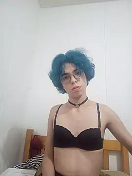 RobinTheBirdy online show from August 2, 7:17 pm