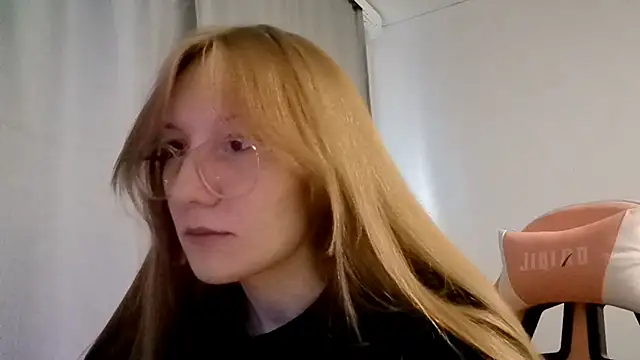 LauraTurber online show from May 30, 2:15 pm