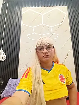 AuraRios online show from May 22, 10:19 pm