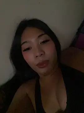 hugecock tamira online show from June 18, 6:04 am