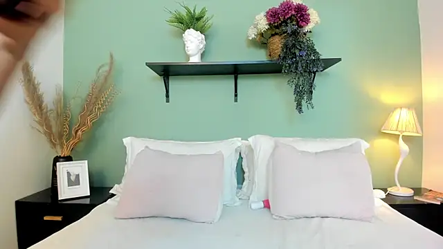 OliviaCollings online show from August 6, 2:29 am