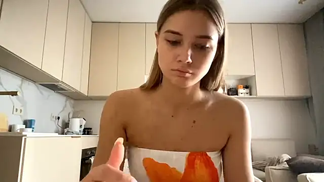 LavetaKempster online show from May 31, 7:03 am