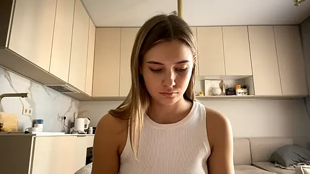 LavetaKempster online show from June 3, 2:33 pm