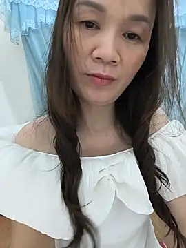 Lye lovely online show from July 2, 2:34 pm