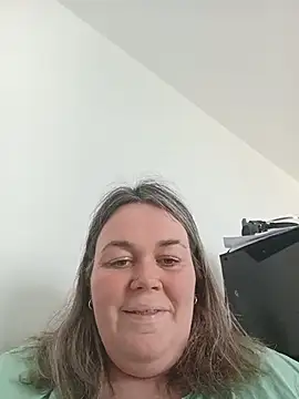 chattedebretagne online show from May 25, 3:22 pm