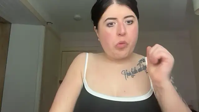 LucyLou31 online show from July 29, 9:59 pm