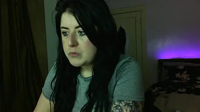 LucyLou31 online show from July 28, 8:45 pm