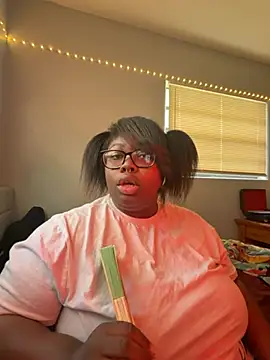 YummyAim299 online show from June 28, 7:09 pm