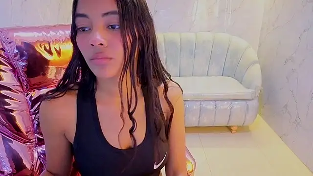 valentina gomez s online show from June 4, 2:43 pm