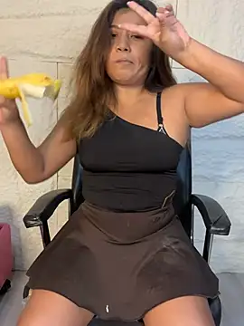 LyraMilano online show from July 8, 12:40 pm