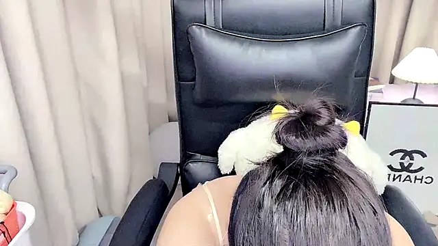 Luckysisi-s online show from June 11, 1:52 pm