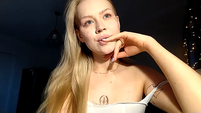 Luna liss  online show from June 2, 12:11 am