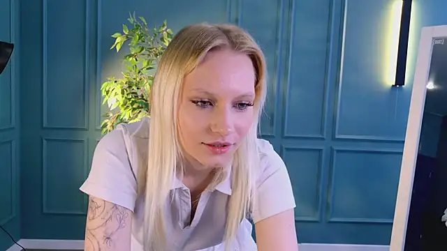 haleybooo online show from May 26, 8:24 am