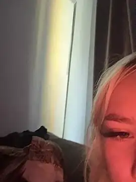 lisacryss3 online show from June 30, 12:43 am