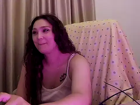 Lola Creolla online show from May 26, 2:49 pm