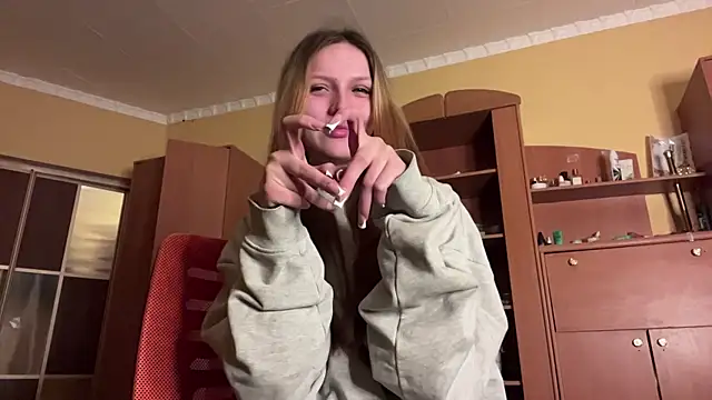 xXMelanieseXx online show from June 7, 5:42 pm