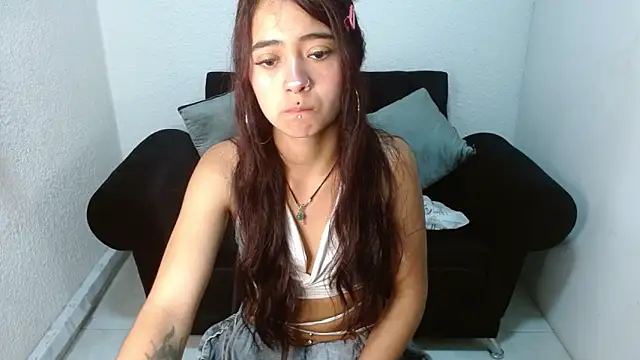 sofiacumgil online show from May 26, 2:49 pm