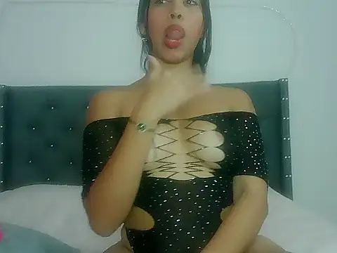 miaacook online show from June 17, 11:28 pm