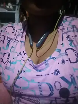 DESI-DOLLL online show from July 8, 9:28 pm
