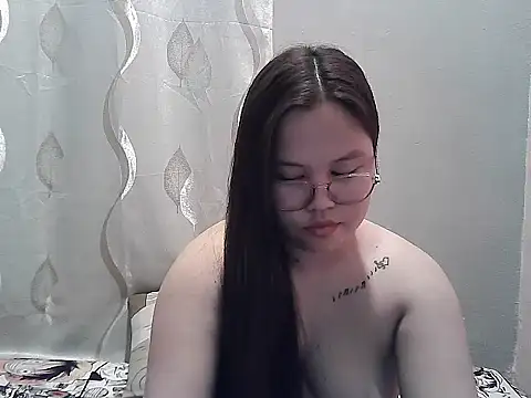 ThePrettySecret online show from July 16, 3:38 pm