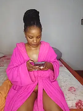 creamiequeen online show from June 28, 11:06 am